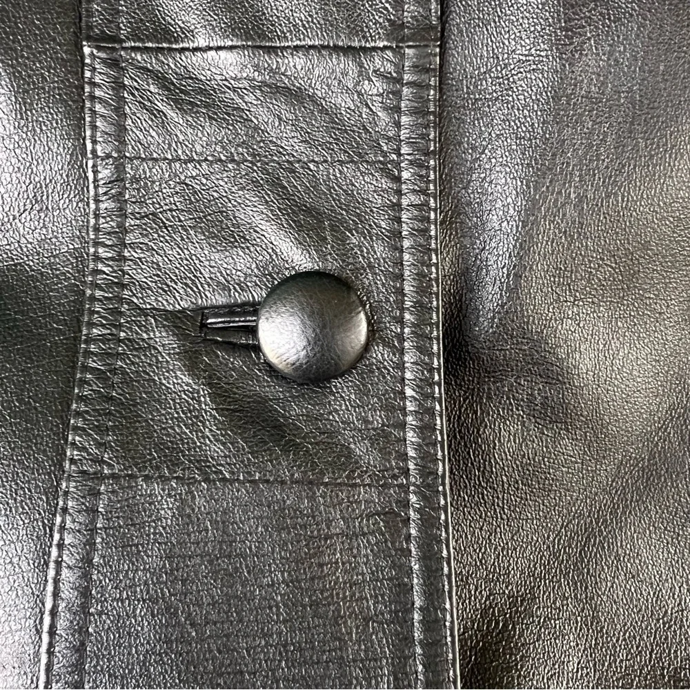 VINTAGE 80’s LEATHER EMBOSSED VELVET COLLAR CAR COAT SIZE MEDIUM BLACK EUC